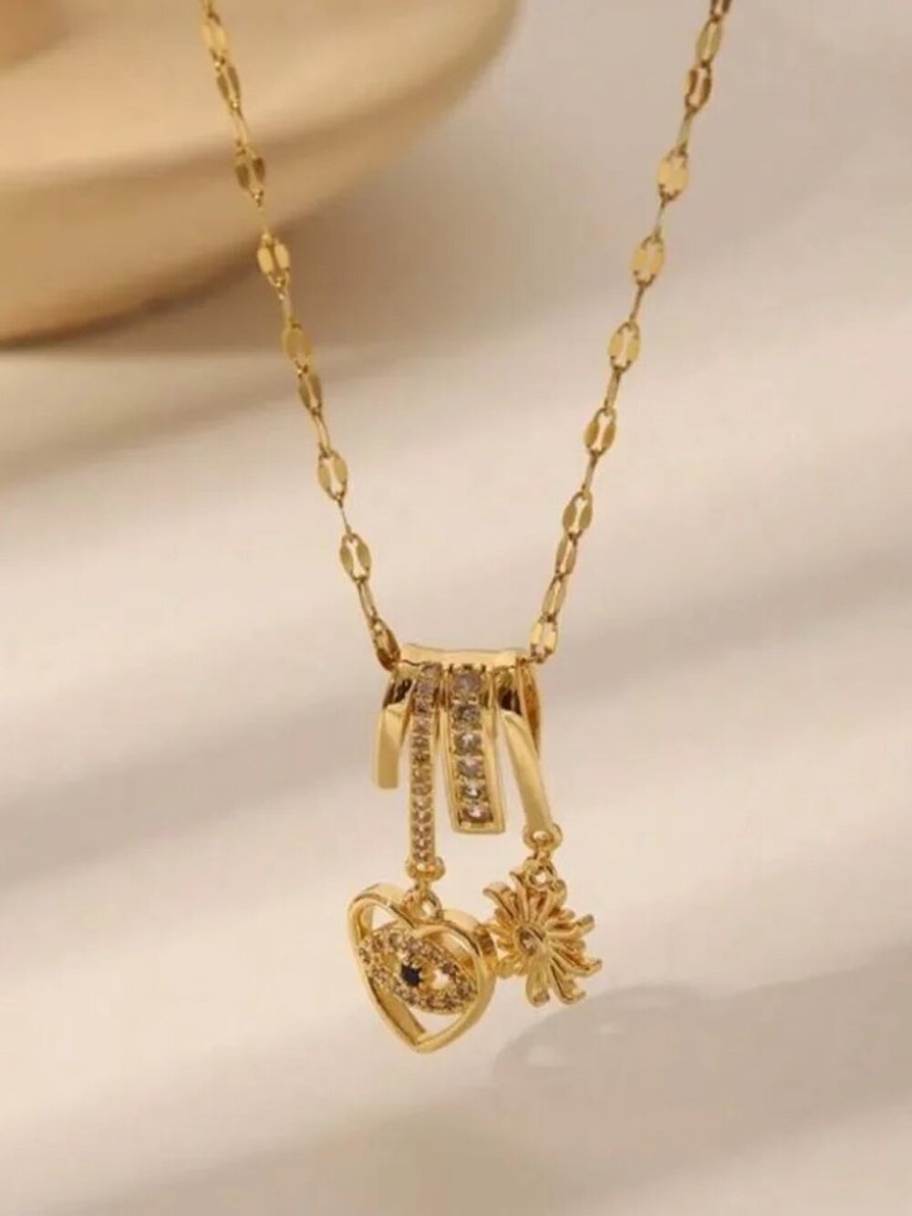 Gold eye Necklace Q437